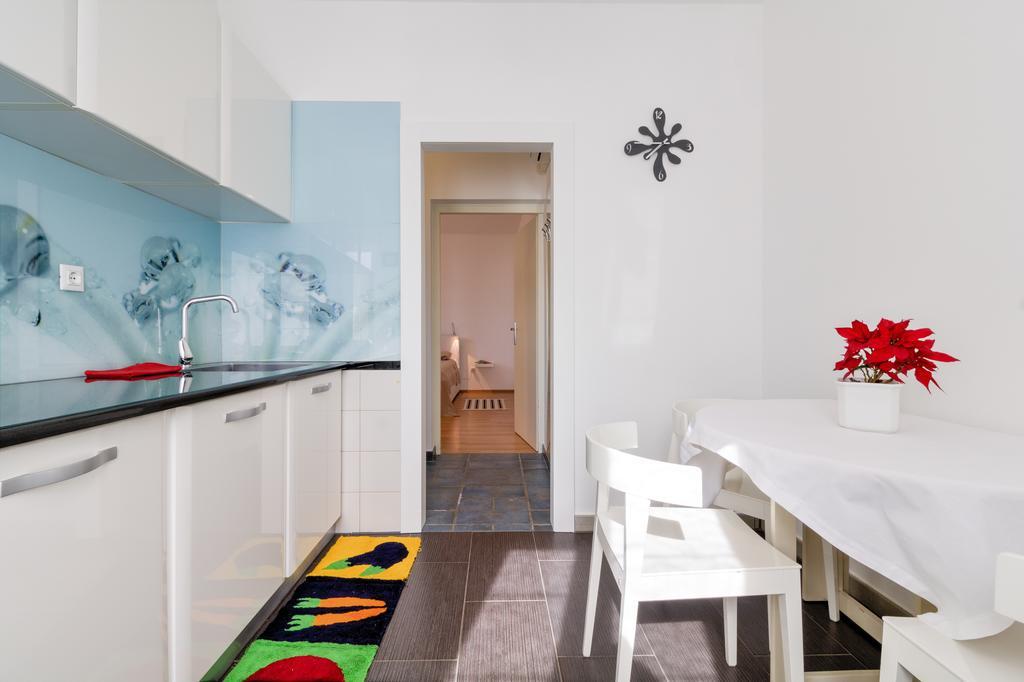 Apartments Ester Victoria Medulin Exterior photo